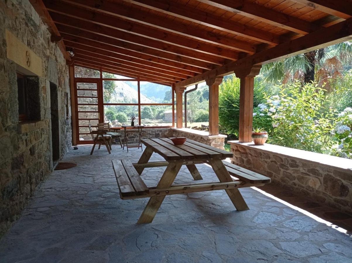 Amplia Y Comoda Casa De Piedra Con Porche Y Jardin San Roque de Ríomiera エクステリア 写真