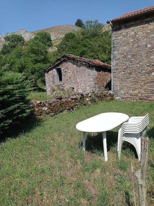 Amplia Y Comoda Casa De Piedra Con Porche Y Jardin San Roque de Ríomiera エクステリア 写真