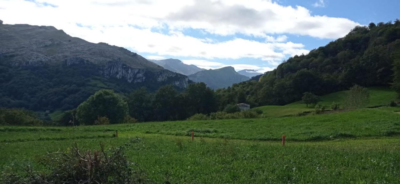 Amplia Y Comoda Casa De Piedra Con Porche Y Jardin San Roque de Ríomiera エクステリア 写真
